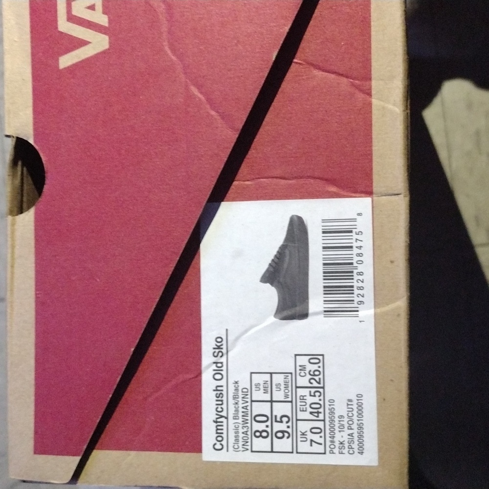 Sneakers - Picture 4 of 4